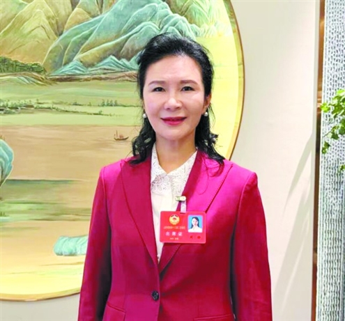 省政协委员周静